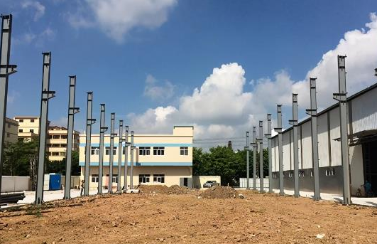 扒开 狂揉 喷水视频厂房施工建设过程中，应该采用的安全防范措施